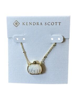 NWOT Kendra Scott White Pumpkin Gold Pendant Necklace in Ivory Mother-of-Pearl